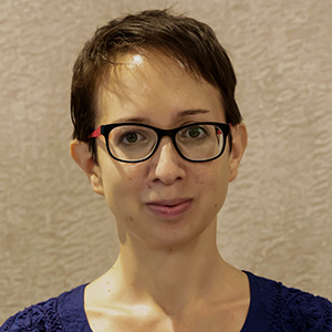 Esther Galfalvi headshot